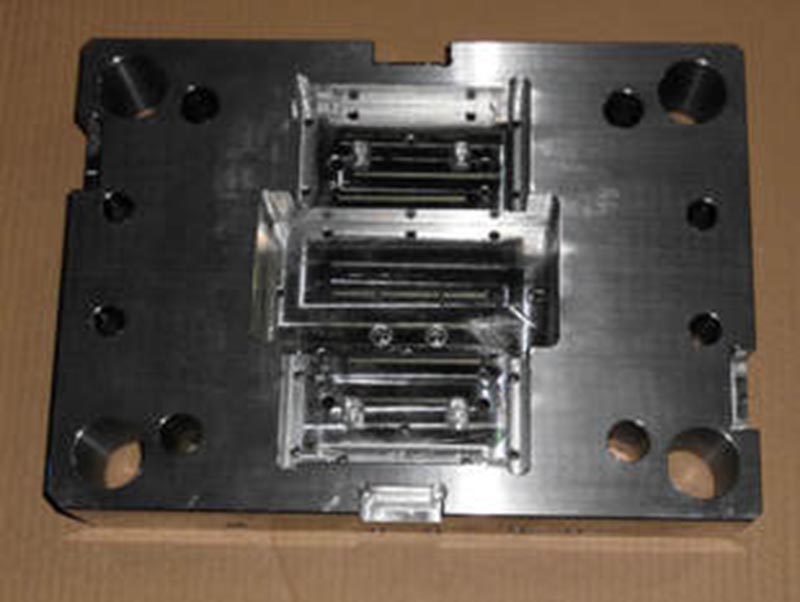 蔚精密塑料模-06